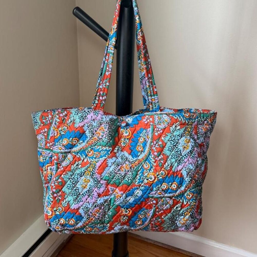 Vera Bradley Wing and Bloom Hathaway Tote Bag